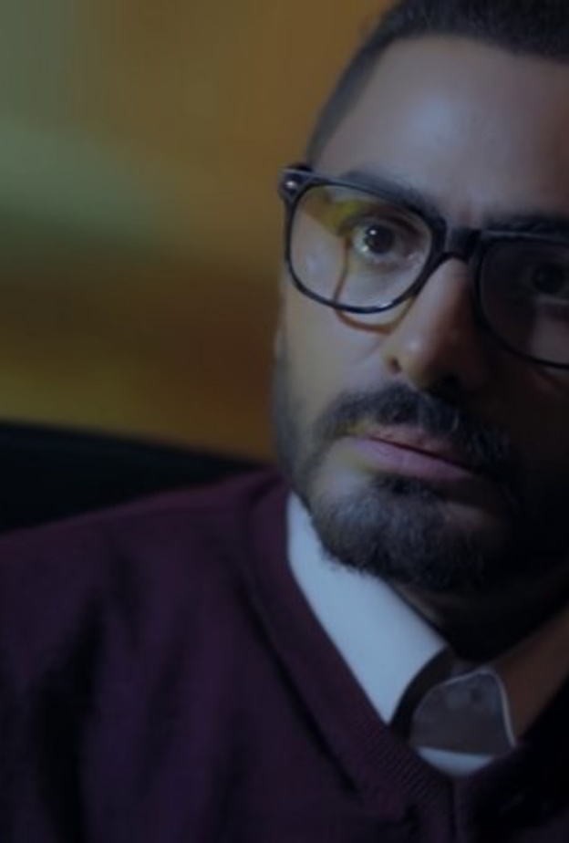 "مش أنا".. فيلم "تامر حسني" الذي يُقدم كل شيء ولا يقول أي شيء!