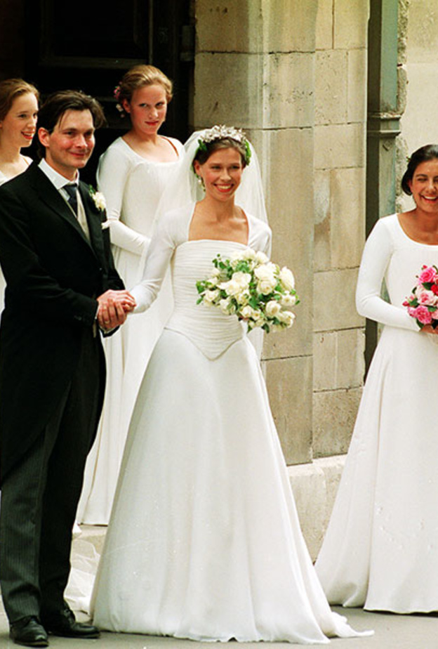 ليدي سارة شاتو ابنة شقيقة الملكة تحتفل بالذكرى السنوية لزواجها