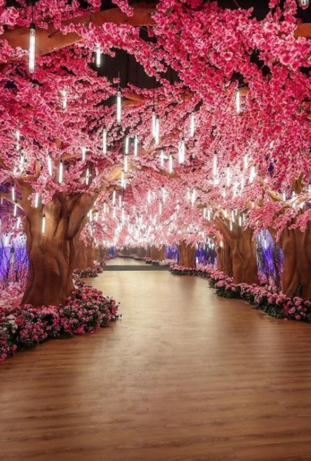  ثيمات زفاف ملوكية للزفاف في عيد الأضحى بالالوان الذهبية والبيضاء الملوكية من تنفيذ Walid Bazz 