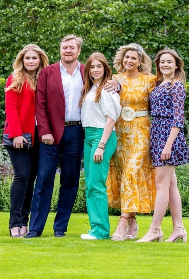 أناقة الملكة ماكسيما وأميرات هولندا الصغار (1)