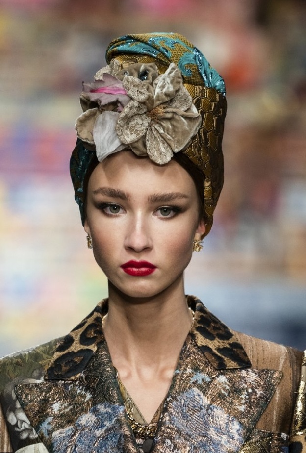 مكياج راقي لإطلالة التوربان في عيد الأضحى 2021