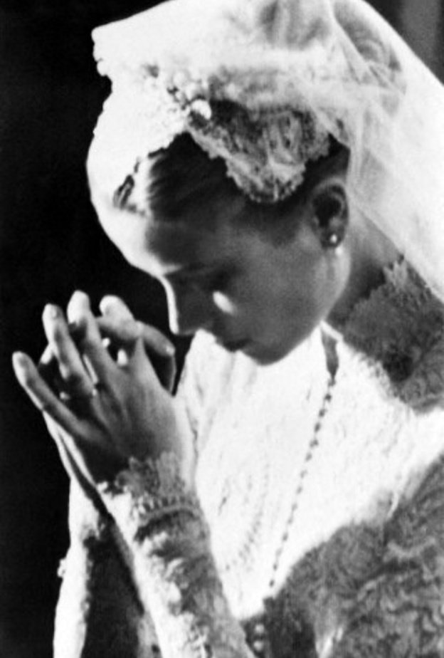 5 عرائس ملكية لم يرتدين التاج في حفل زفافهن.. فمن هن؟