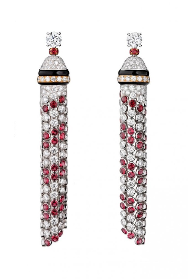  أقراط Volute Crosier من شانيل CHANEL