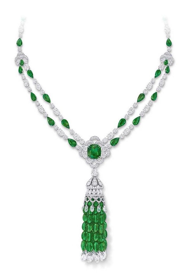 عقد إستثنائي من غراف Graff