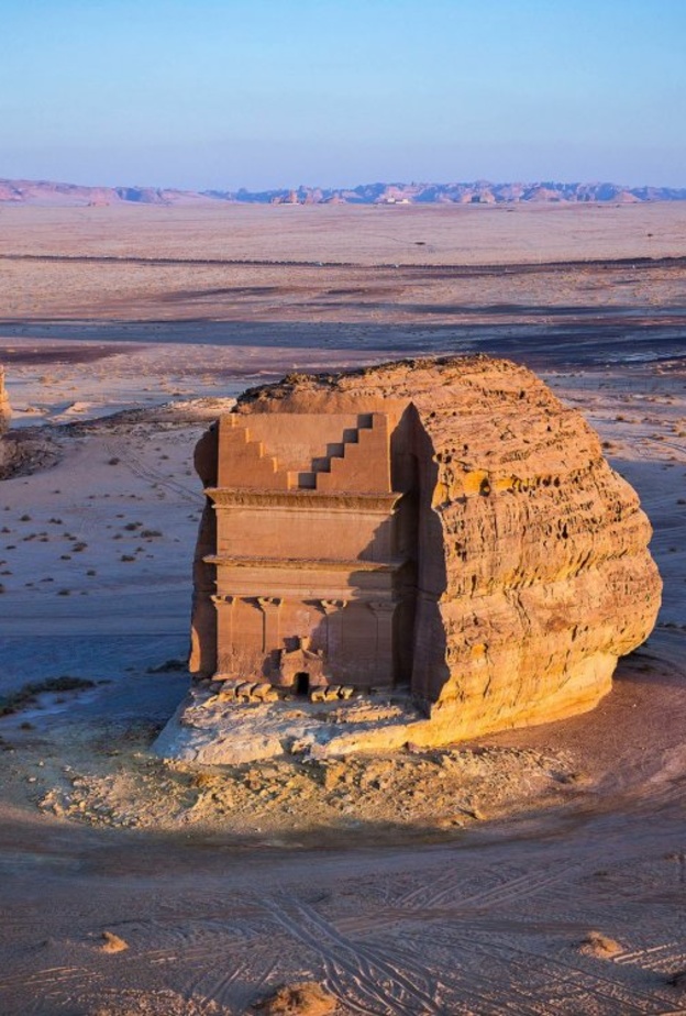 زيارة الأماكن والمواقع الأثرية الأكثر شهرة في مدينة العلا