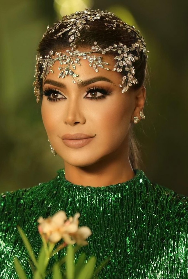  اجمل اكسسوارات شعر جريئة وكريستالية من وحي اطلالات نوال الزغبي- الصورة من حسابها على انستغرام