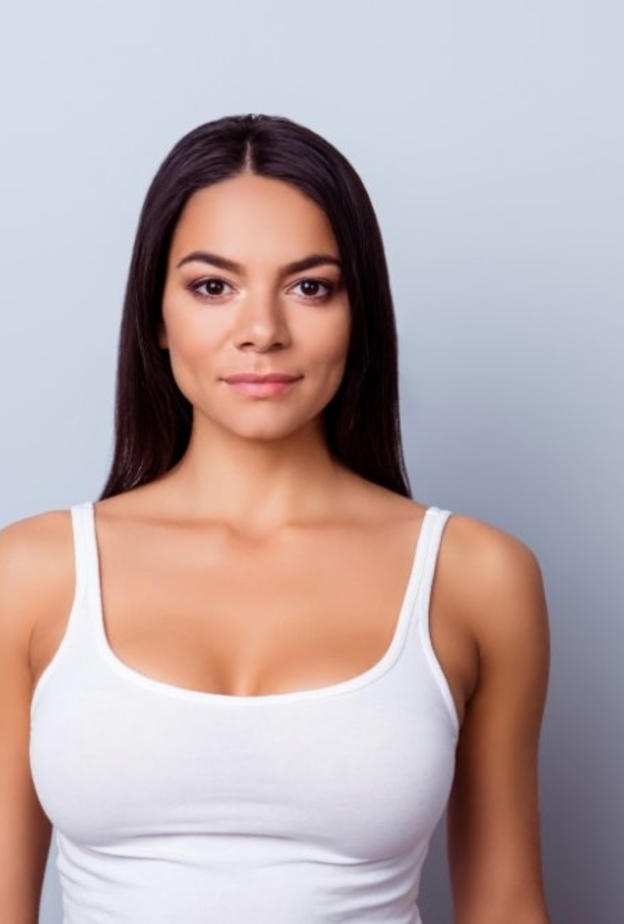 عملية زراعة الثدي فعالة للنساء غير الراضيات عن امتلاء ثديهن