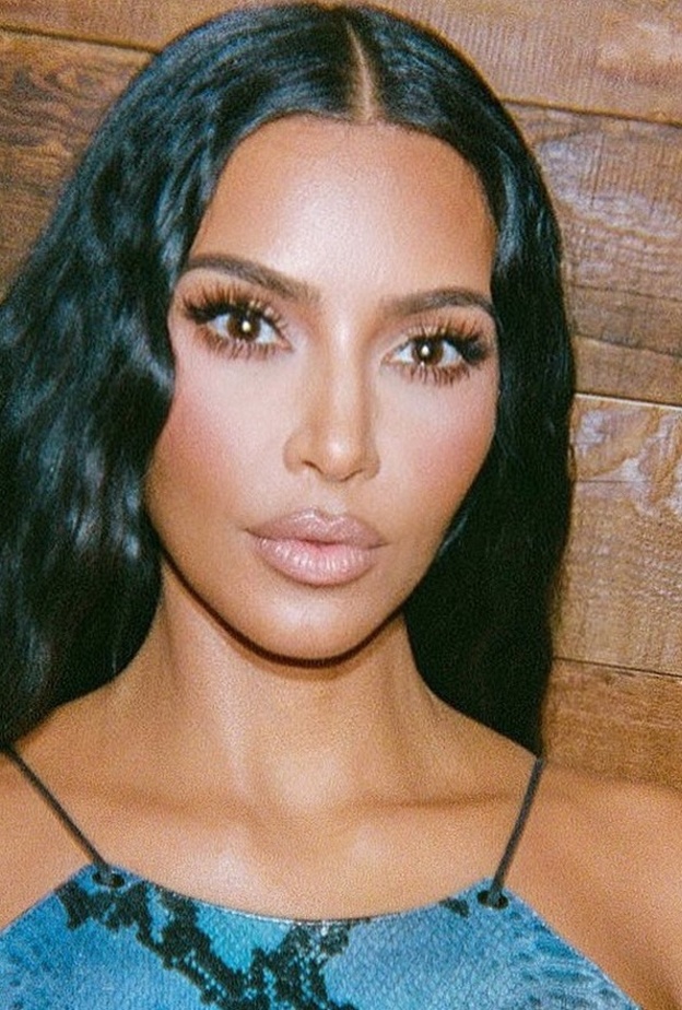 صورة كيم كارداشيان من حسابها بانستجرام