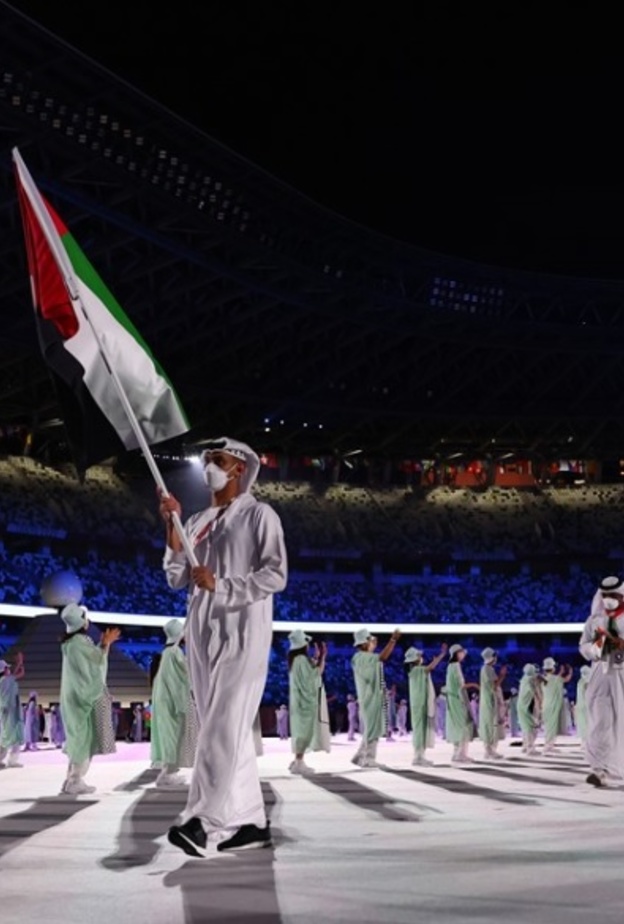 تشرف السباح يوسف المطروشي برفع علم الدولة في حفل افتتاح طوكيو 2020