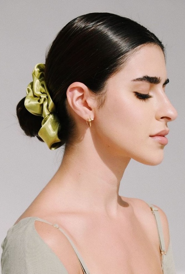 تسريحات عصرية مع الكعكة المنخفضة مستوحاة من ديما الشيخلي- الصورة من حسابها على انستغرام