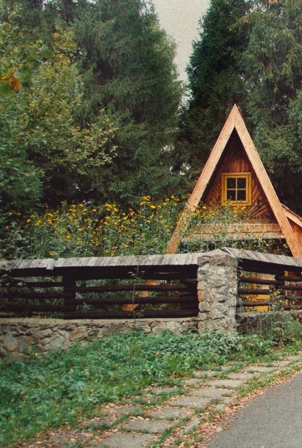 مان هي بلدة ريفية جميلة في ساحل العاج تقع على الحواف الوعرة لمنطقة جبال طورا الشاهقة Iza Gawrych