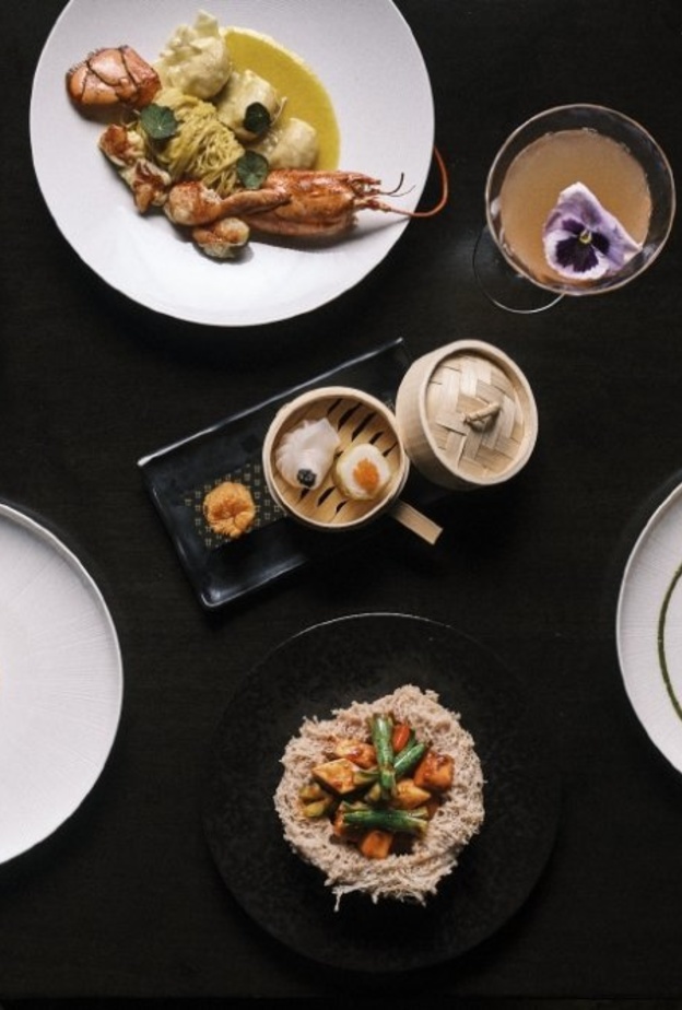 مطعم هاكاسان أبوظبي