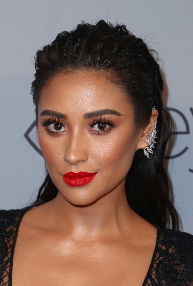  شاي ميتشل Shay Mitchell