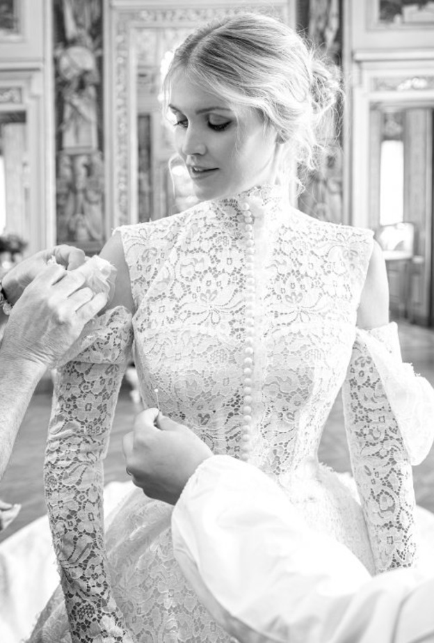 صور حصرية لـ "مجلة هي" فستان زفاف ليدي كيتي سبنسر من Dolce & Gabbana