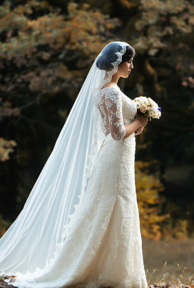 الضيفة تبرر فعلتها بسب إصابة العروس بالعمى