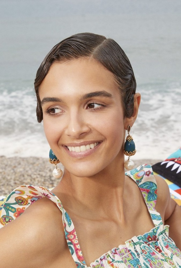 مستحضرات جمالية للشاطئ