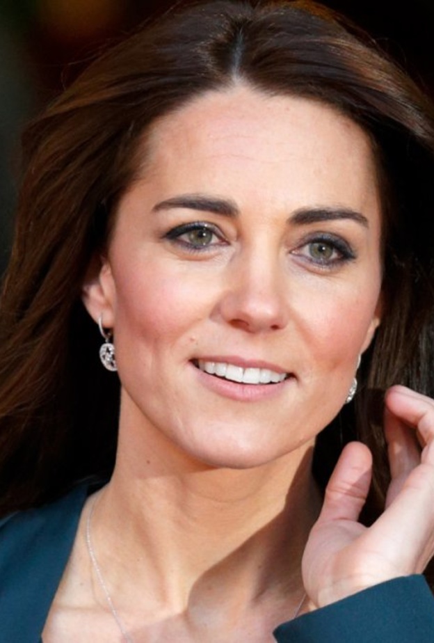  لهذا السبب قامت كيت ميدلتون بتعديل خاتم خطبتها صورة من على تويتر