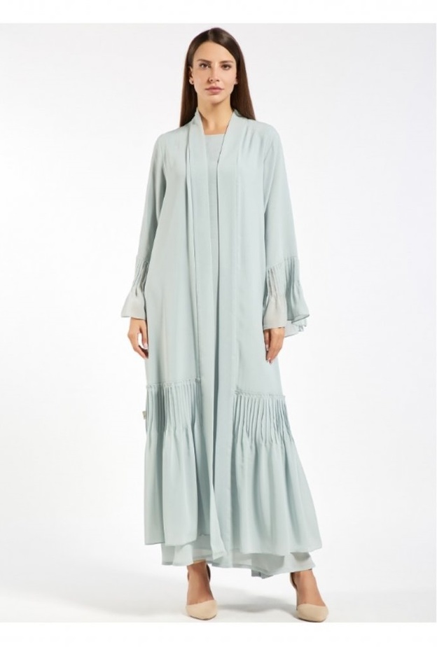 لمسات الشك الفاخر بعباية ناعمة وراقية من تصميم  WA DUBAI