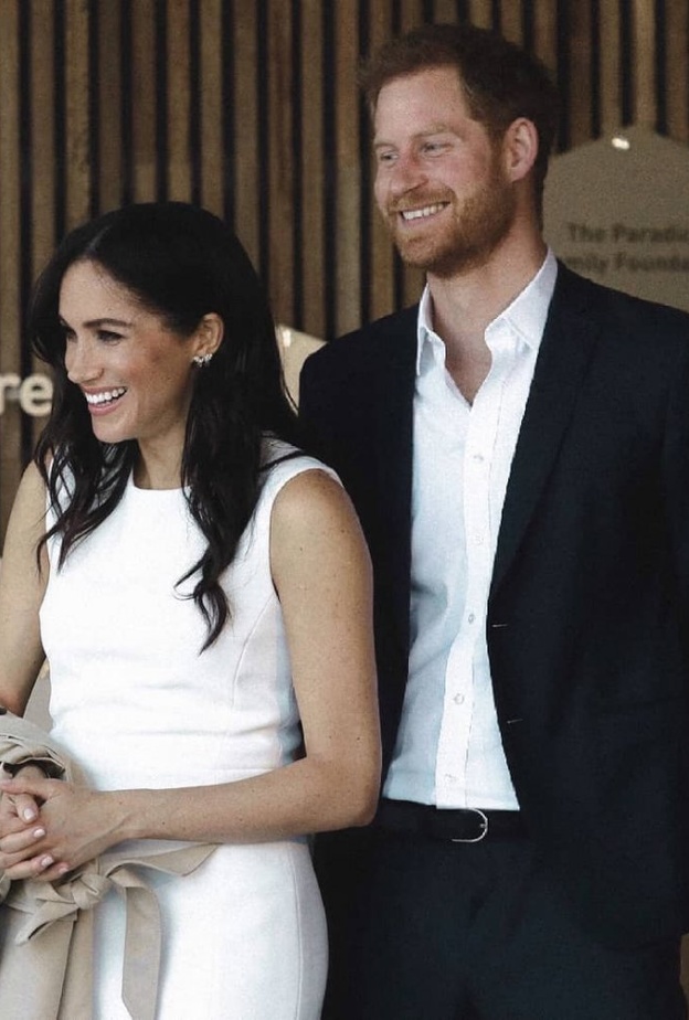 مصدر ميغان وهاري اتفقا على صفقات تجارية قبل انسحابهما من الحياة الملكية