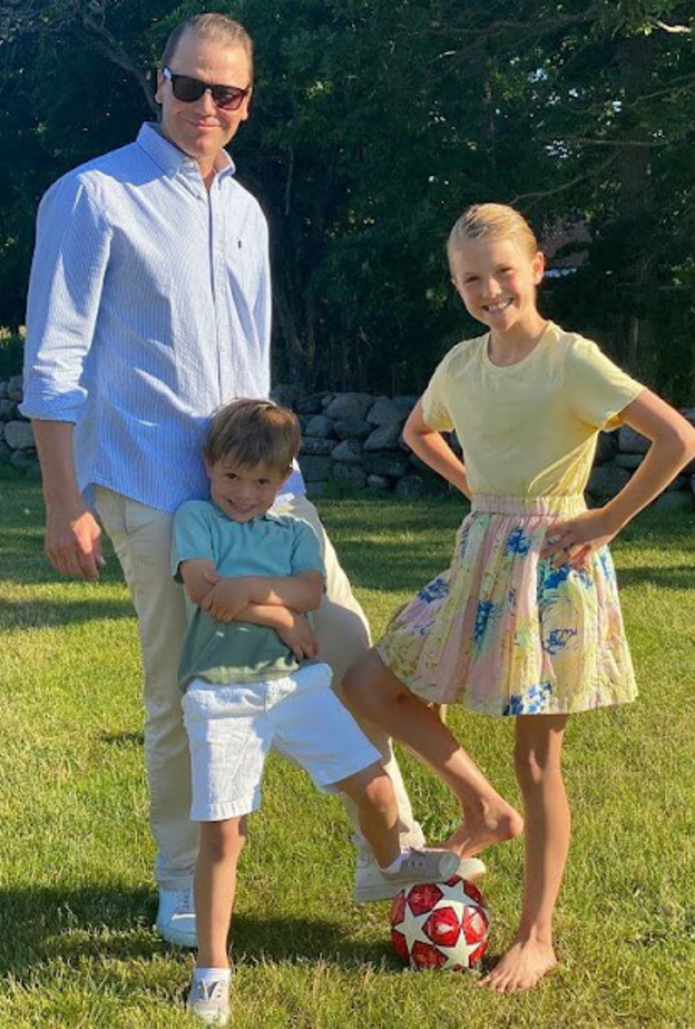 أسرة ولية عهد السويد تشجع الأسر على القيام بمزيد من الأنشطة العائلية في الهواء الطلق 