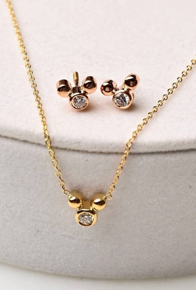 أقراط من حمود جولز