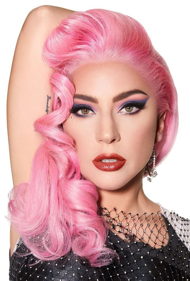 رسمات ايلاينر عصرية لسهرات صيف ٢٠٢١ بأسلوب ليدي غاغا