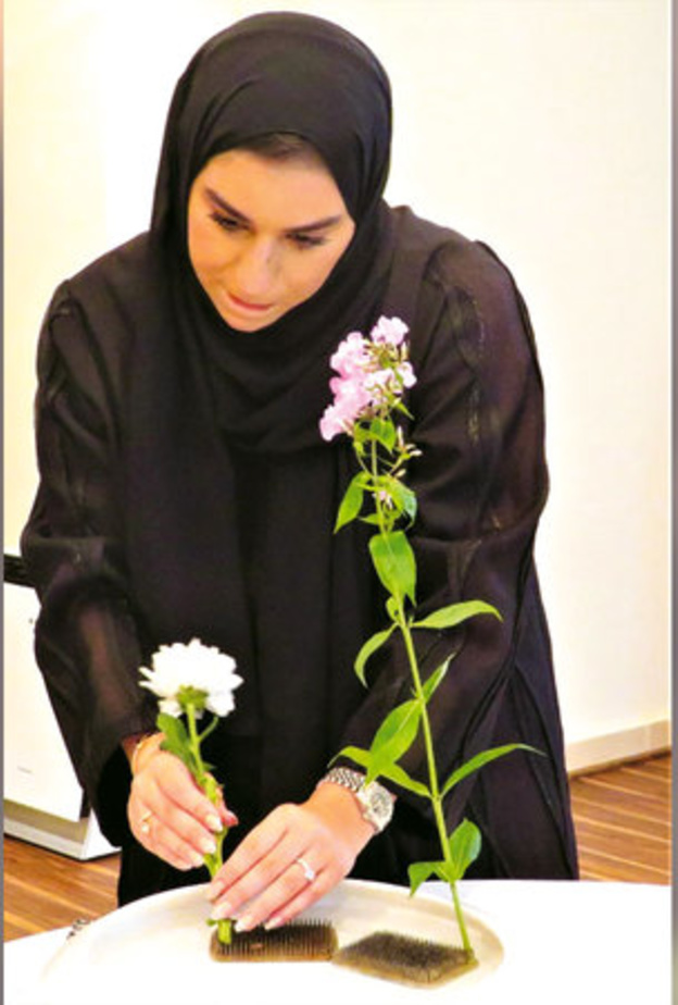 أماني الشحي أول إماراتية تنال اعتماد الإيكيبانا الياباني