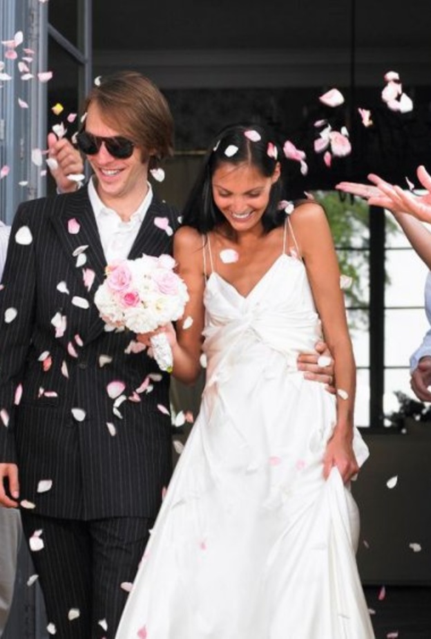 حماة تسعى لإفساد فرحة العروس في يوم زفافها