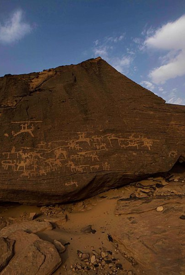 الشمس الساطعة تضيئ منطقة حِمَى الثقافية - المصدر وكالة الأنباء السعودية 