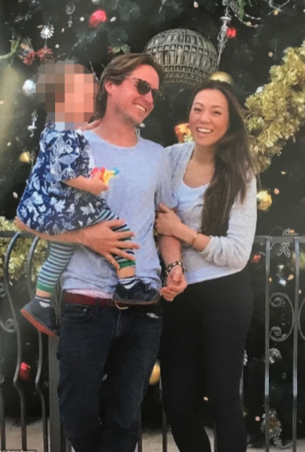 ظهور إدواردو مابيلي موزي بصحبة خطيبته السابقة وطفلهما في نيويورك