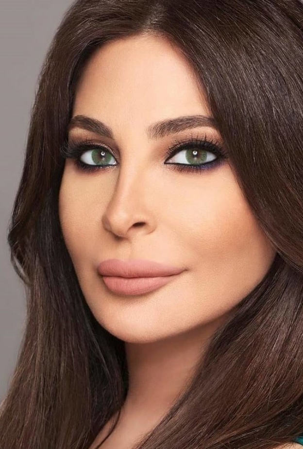 رسمات مكياج بارزة مع العدسات الملونة بأسلوب النجمة اليسا