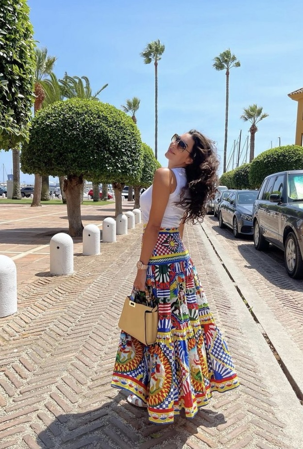 ياسمين صبري تختار الألوان المرحة لإكمال إطلالاتها الصيفية المثالية - صورة من انستغرام