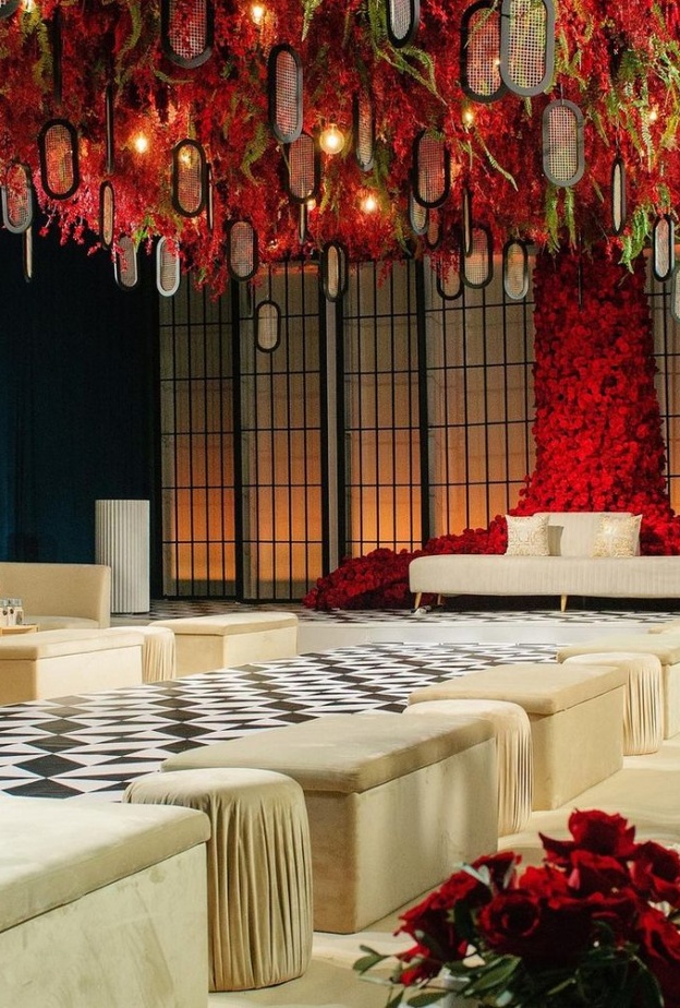  الورود الحمراء في ديكورات حفلات الزفاف من المهندسة الإمارتية هيفاء المري