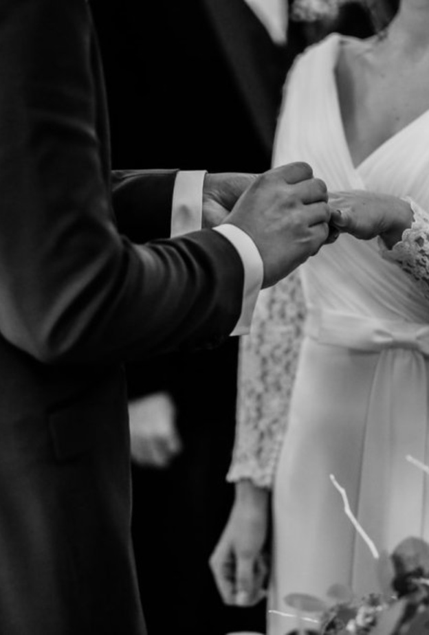 عروس تفرض رسوم دخول على ضيوف حفل الزفاف Cinematic Imagery