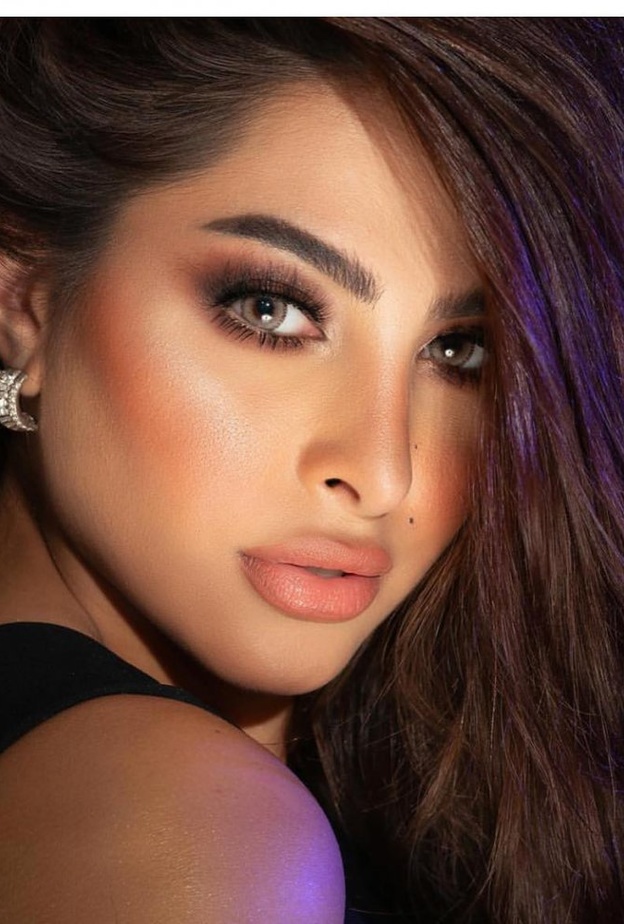 مكياج ناعم للصبايا مع الظلال البرونزية من وحي إطلالات فوز الفهد