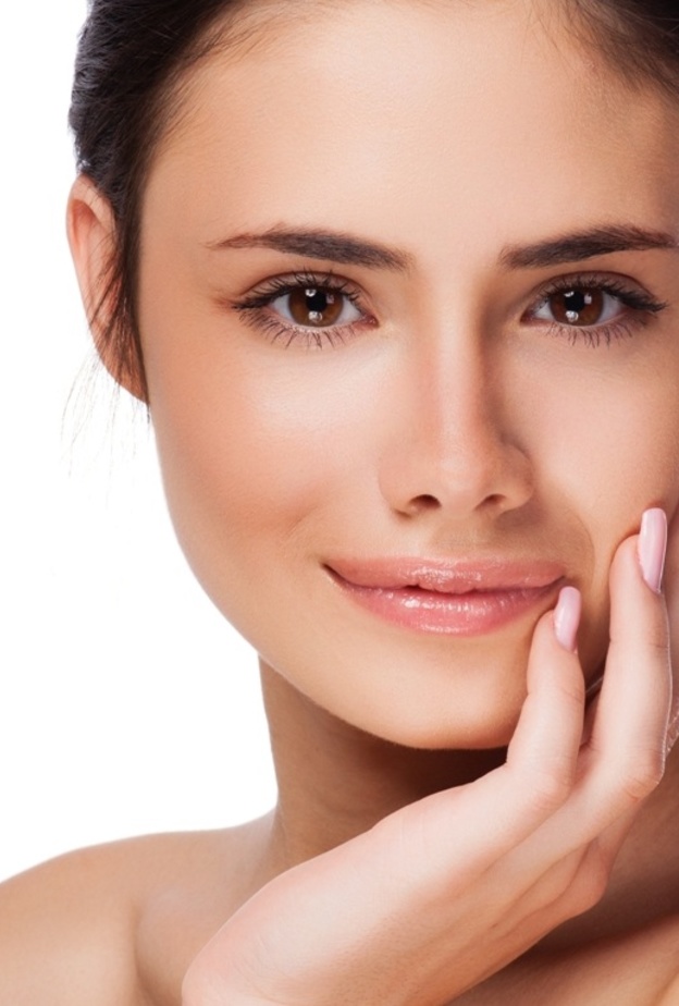 خلطات طبيعية من زيت اللوز الحلو وبياض البيض