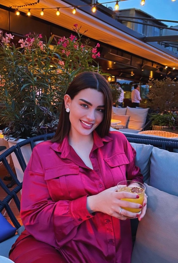 روان تختار أقراط اذن عصرية على شكل الفراشة