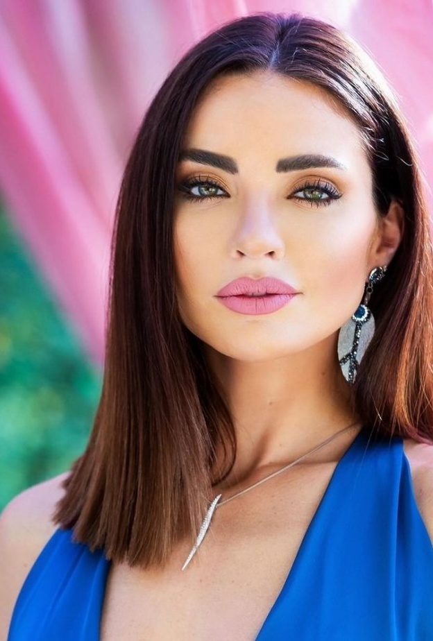 طريقة عمل مكياج صيفي مشرق مستوحى من داليدا خليل - صورة من حسابها على إنستاغرام