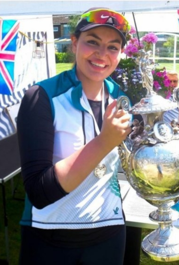 حصدت كاريمان أبوالجدايل المركز الأول بفئة الفردي في بطولة مولسي للتجديف في بريطانيا.