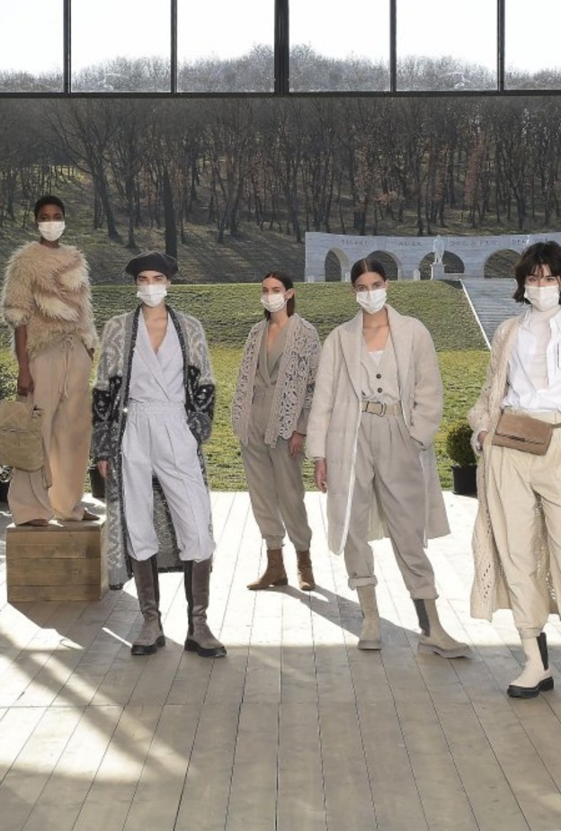 لمسة الحياكة في مجموعة خريف وشتاء 2021  من دار Brunello Cucinelli