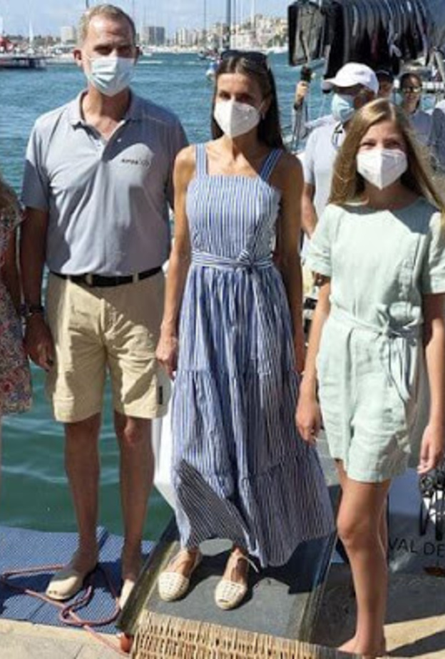 العائلة المالكة الإسبانية تزور نادي اليخوت الملكي في بالما