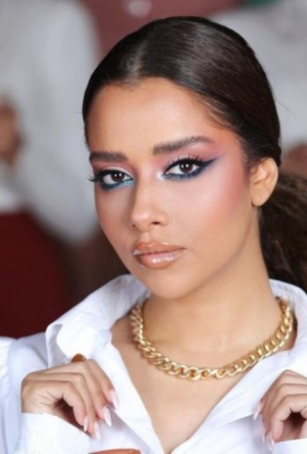  تسريحة الشعر المربوط الى الخلف من بلقيس