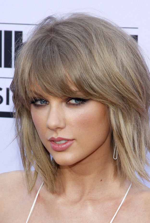 قصات شعر قصير مدرج فرنسي مستوحاة من اطلالات النجمات