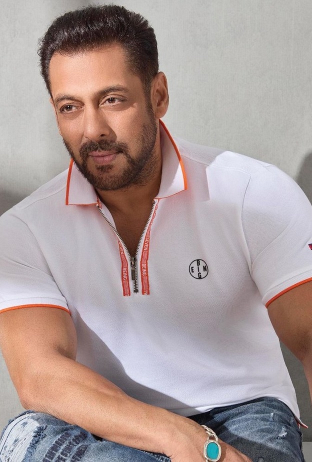 سلمان خان يشارك في جهود إغاثة المناطق المتضررة من الفيضانات في الهند