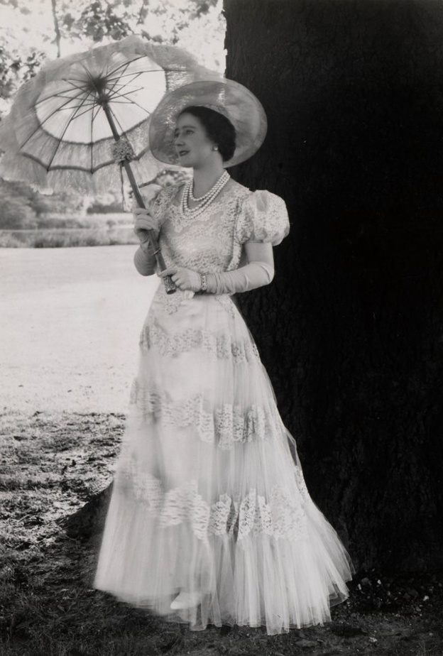 من هي وصيفة الشرف الملكية التي أصبحت ملكة بريطانيا فيما بعد؟