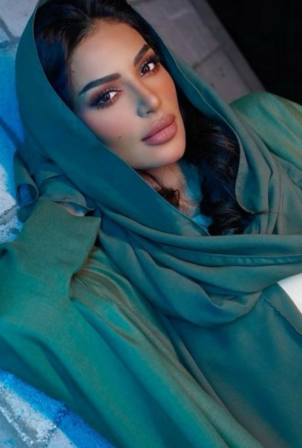 هدية فاخرة من يعقوب بو شهري لزوجته فاطمة الأنصاري تشعل السوشيال ميديا- الصورة   من حساب فاطمة الانصاري.