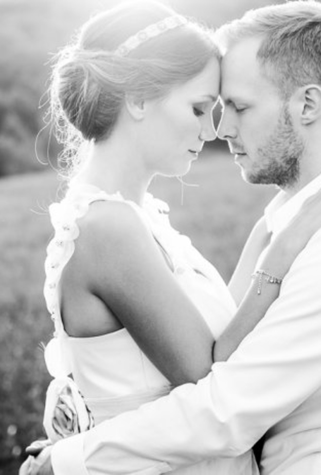  لن تستقر علاقتك بعريسك من دون نجاح علاقتك بأهله- شاترستوك