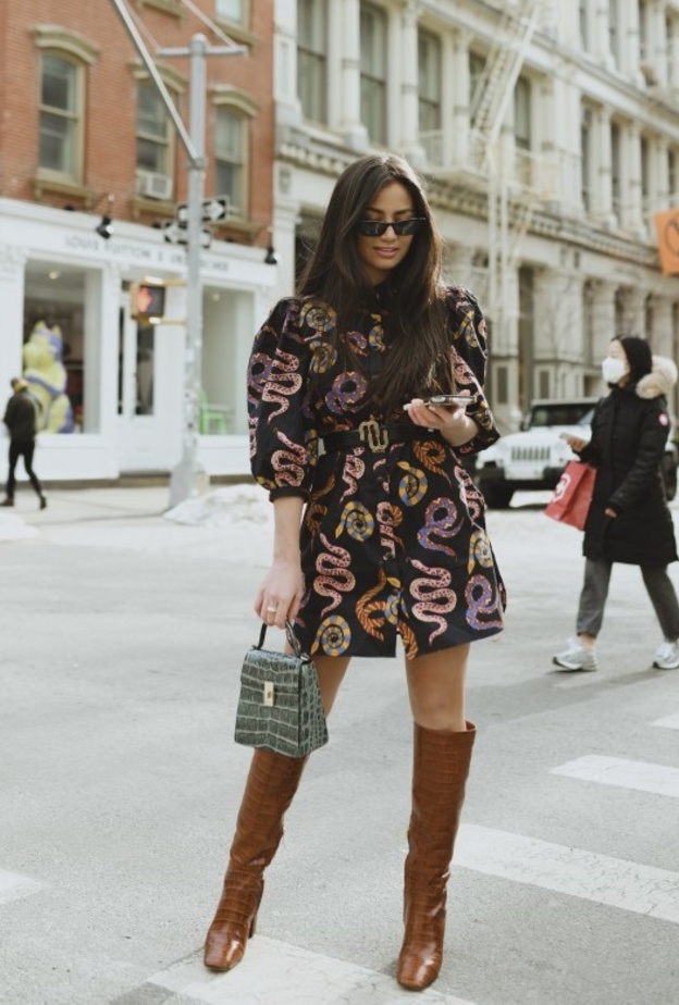  اعتمدي اطلالات تجمع بين الأنوثة والعملية في الفساتين المعرقة