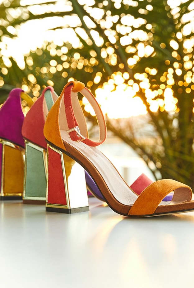 أحدث موديلات اكسسوارات أحذية جذابة لصيف 2021