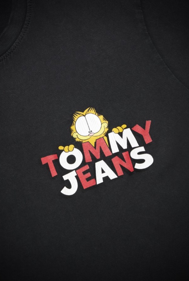 تومي هيلفيغر تعقد شراكة لابتكار مجموعة نفحة من الماضي من علامة تومي جينز